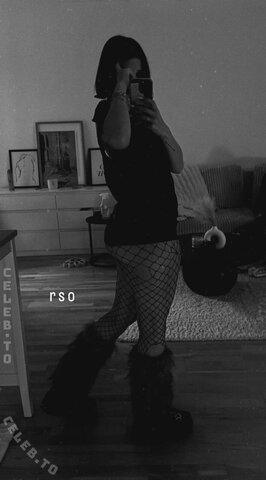 Nikelein – she is so horny