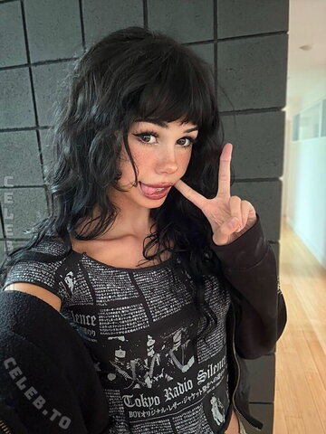 Nikki Barlowe photo 2