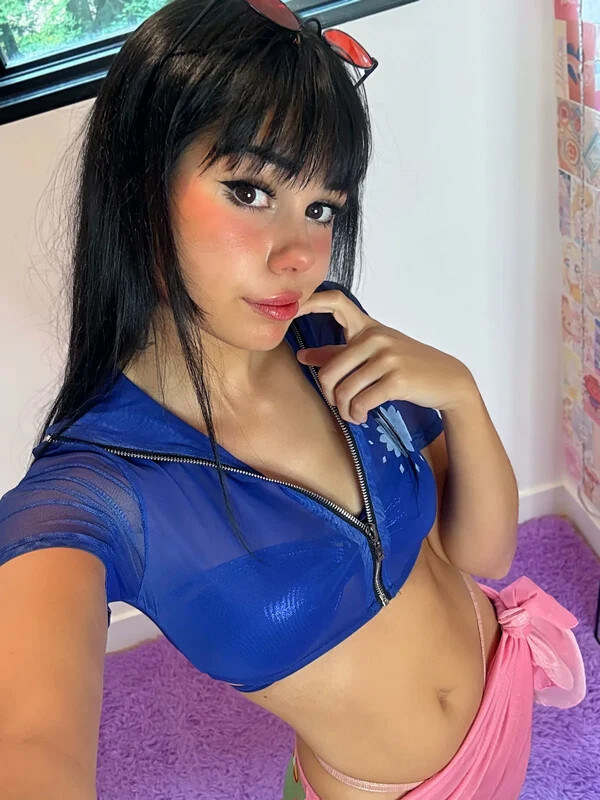 Nikki Barlowe nude photo 4