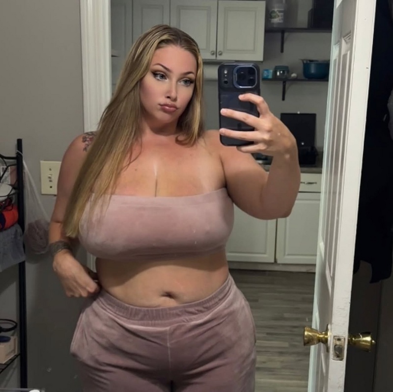Nikki bby nude photo 3