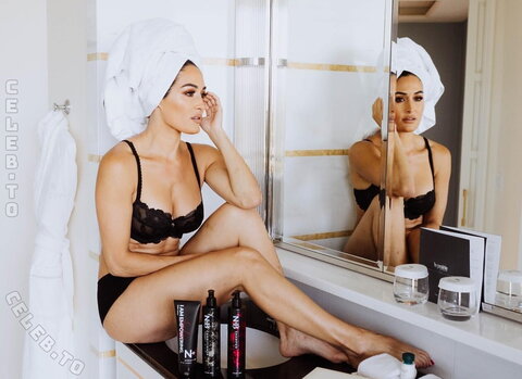 Nikki Bella nude photo 2