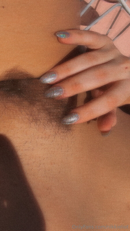 Nikki Eliot nude photo 2