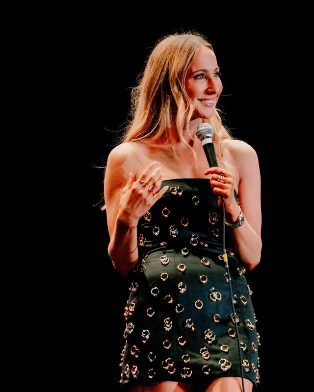 Nikki Glaser nude photo 3