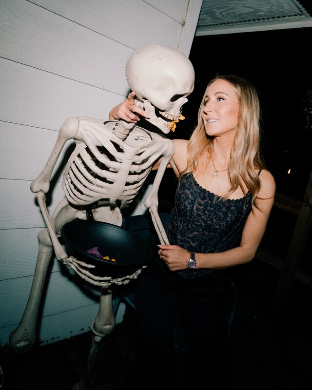Nikki Glaser nude photo 8