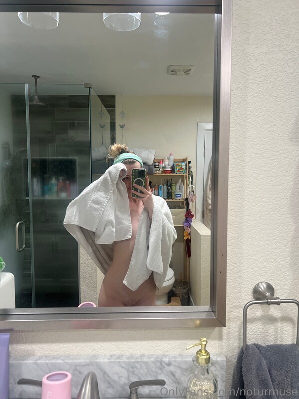 Nikki nude photo 11