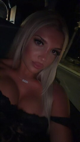 nikkidalessandro22 nude photo 1