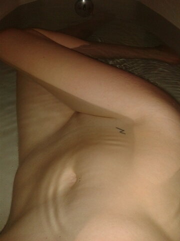 Nikkie Diamond nude photo 4