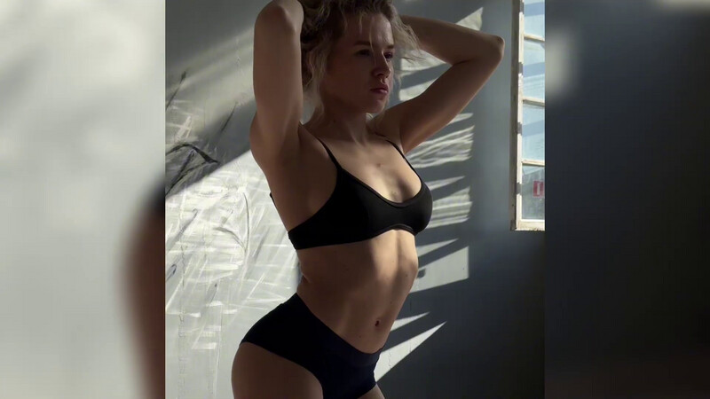 Nikly nude photo 16