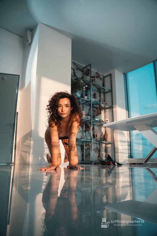 Nikol Beylik nude photo 7