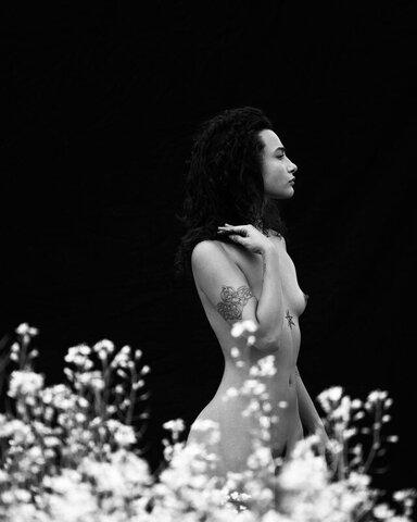 Nikol Beylik nude photo 7
