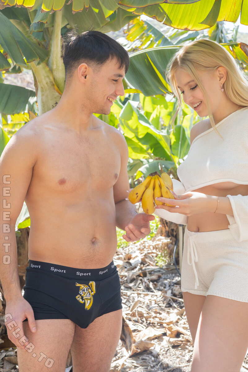 Nikoletta Queen nude photo 7