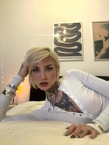 Nikolina nude photo 24