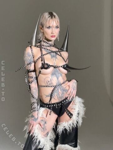 Nikolina nude photo 21