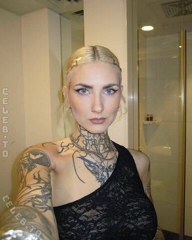 Nikolina nude photo 19