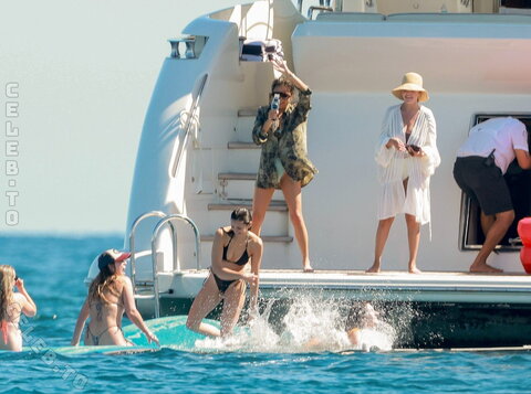 Nina Dobrev nude photo 18