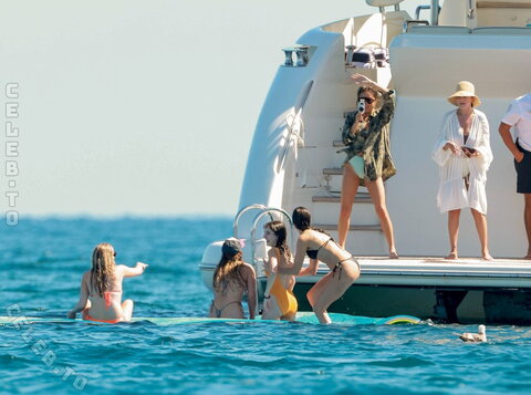 Nina Dobrev nude photo 17