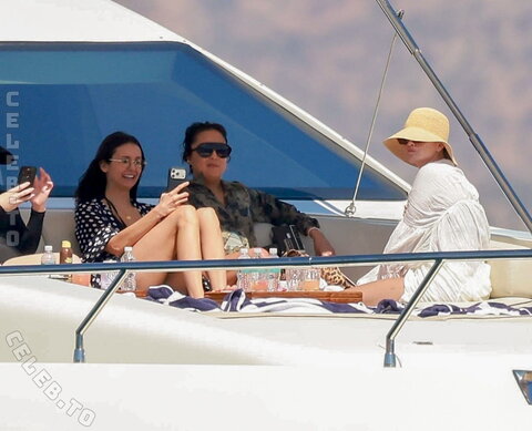 Nina Dobrev nude photo 9