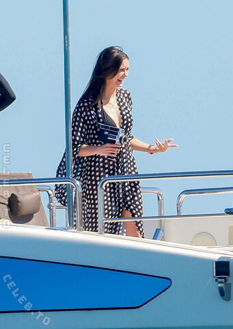 Nina Dobrev nude photo 4