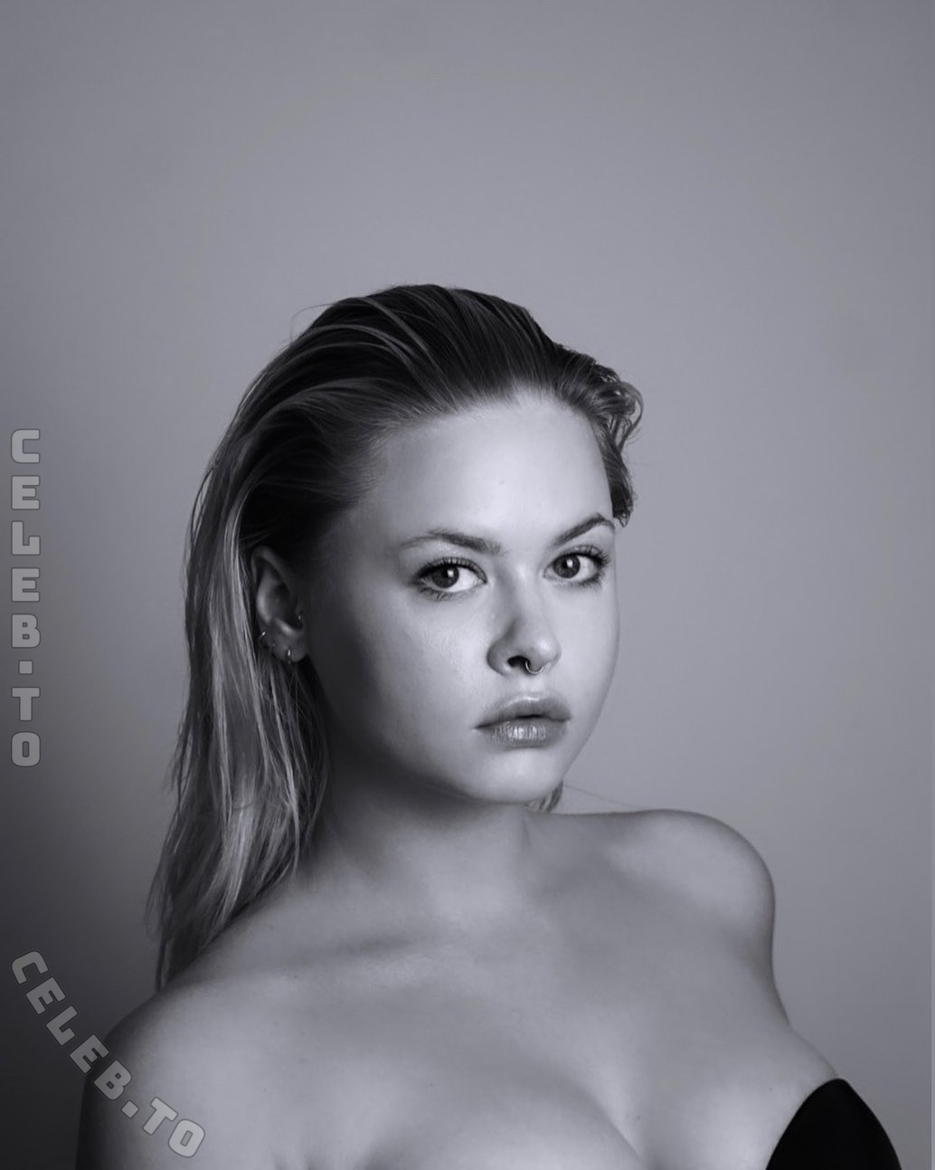 Nina Heller nude photo 2