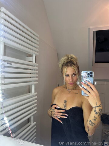 Nina Joy nude photo 3