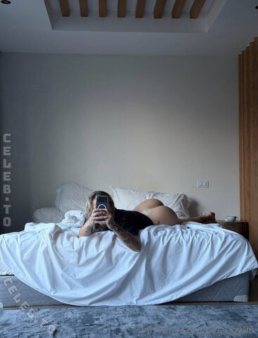 Nina Joy nude photo 3