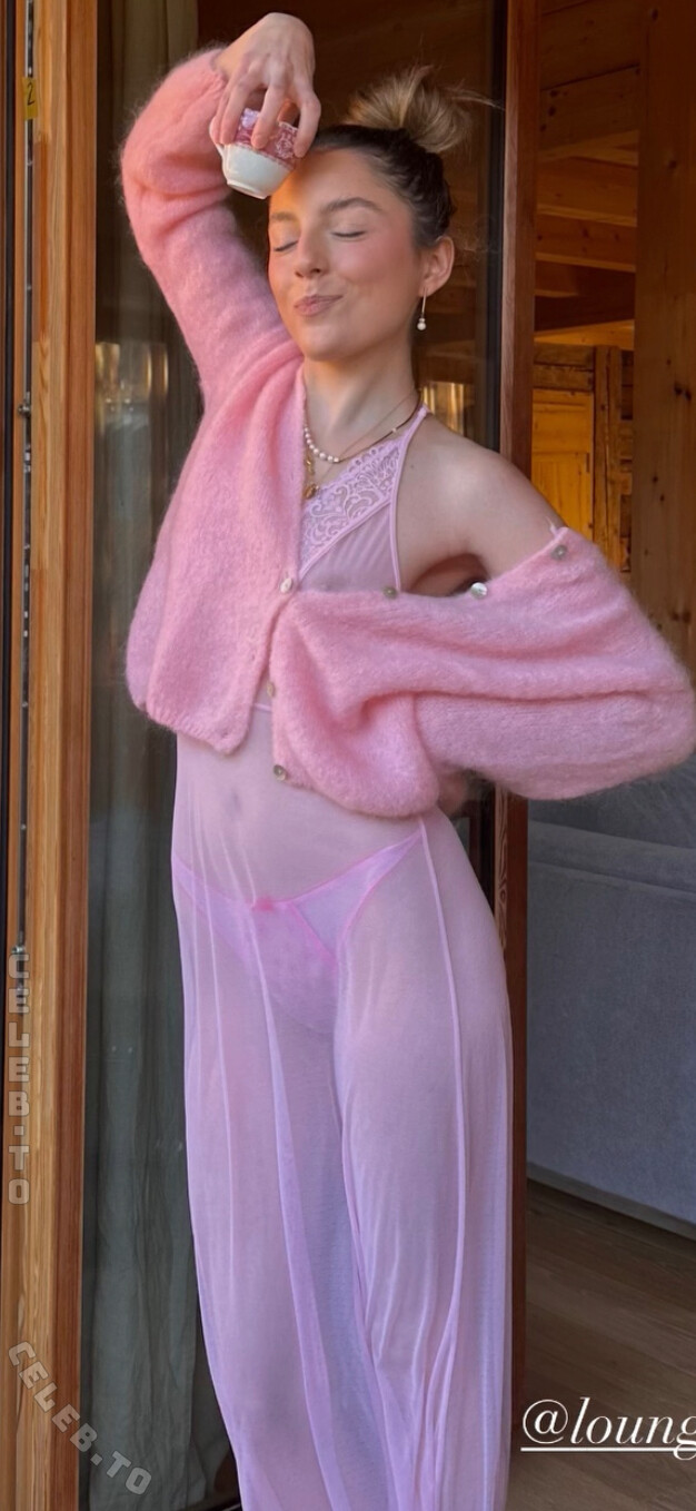 Nina Rall nude photo 1