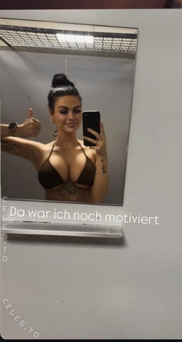 Nina Siegert nude photo 4