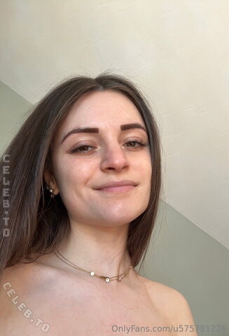 Nina_ho – Heyyy 🙈 It's me, Nina🥰 18 years old, from Nuremberg and right in the middle of my Abitur and actually way t…