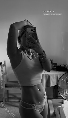nina.kxs nude photo 16