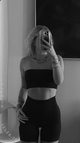 nina.kxs – Cameltoe from story