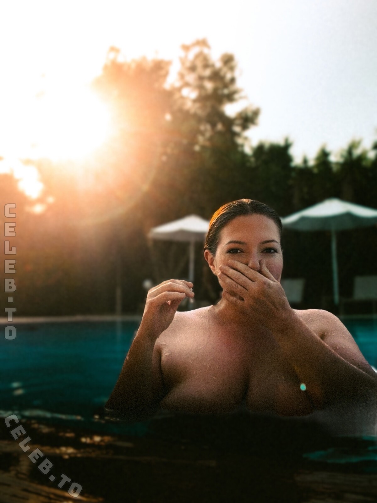 Ninashappyhours nude photo 5
