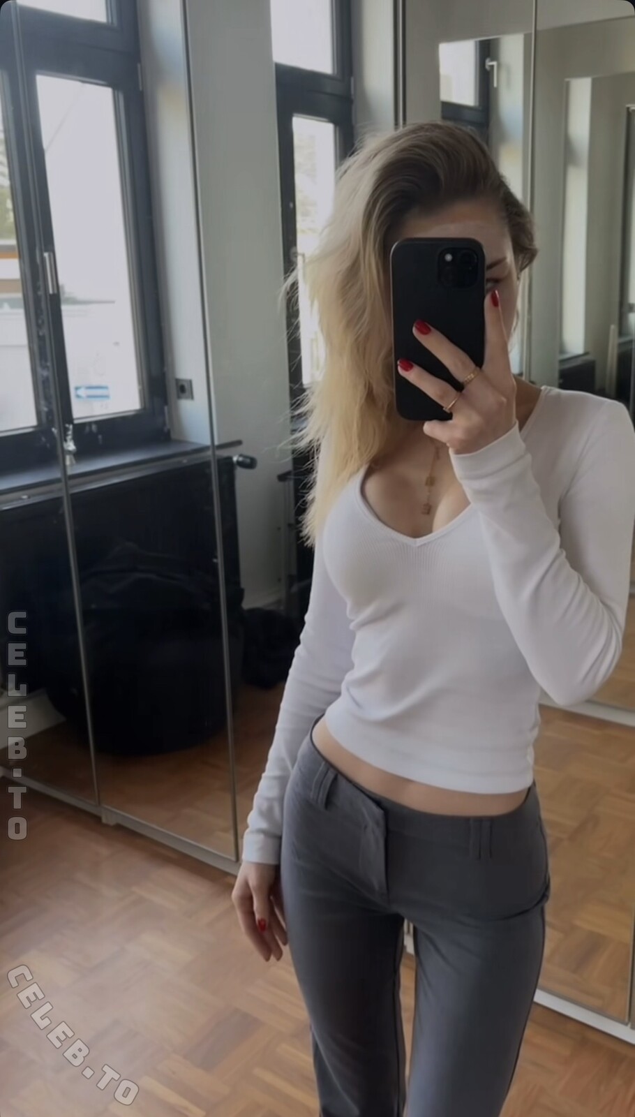 Ninechenmaus nude photo 4