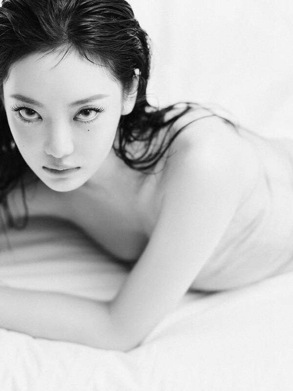 Ningning nude photo 6
