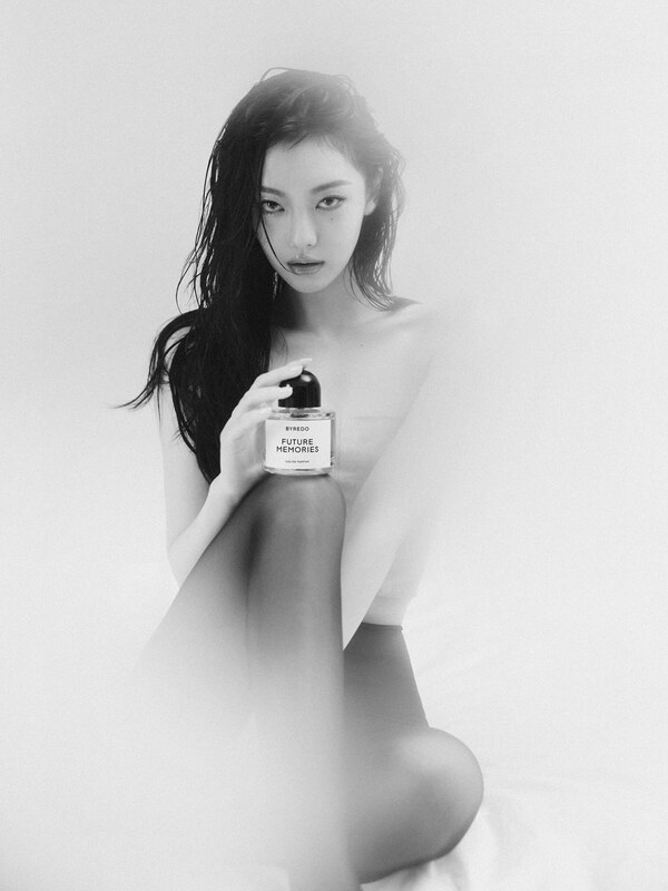 Ningning nude photo 7
