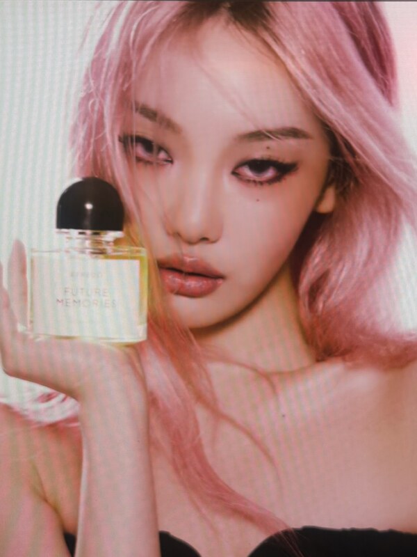 Ningning nude photo 9