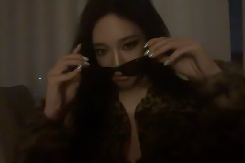 Ningning nude photo 1