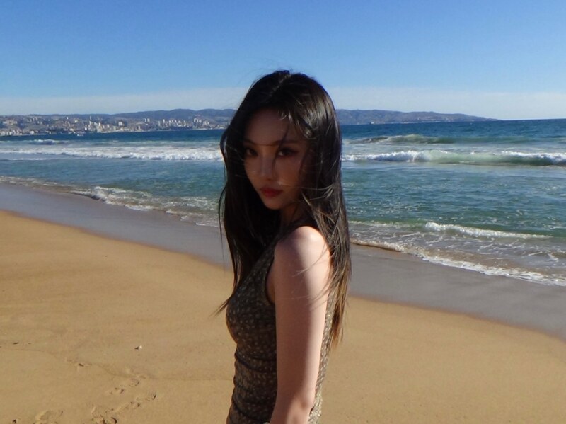 Ningning nude photo 1