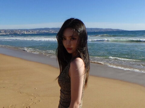 Ningning New (3 photos)