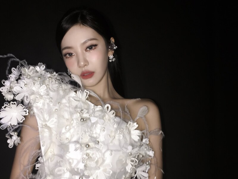 Ningning nude photo 2