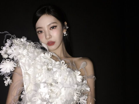 Ningning nude photo 16