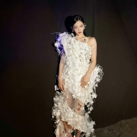 Ningning nude photo 13
