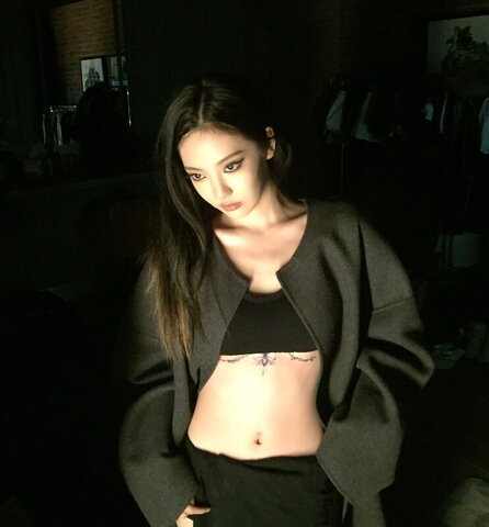 Ningning nude photo 7