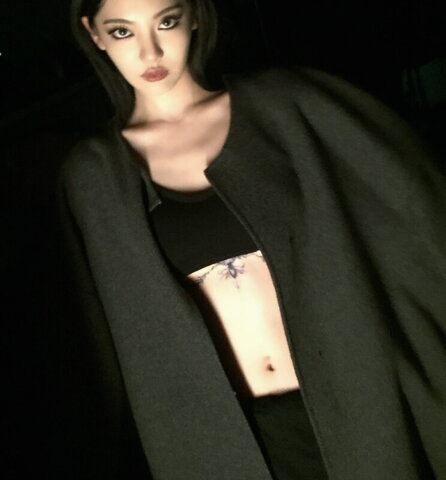 Ningning nude photo 5