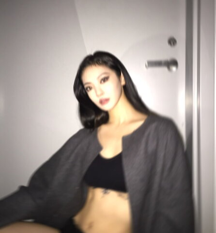 Ningning nude photo 1