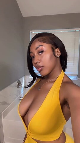 Nneka nude photo 1
