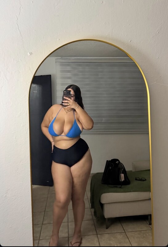 @Nnvhia nude photo 4