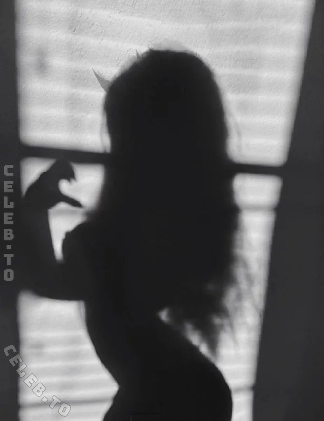 nnyxie nude photo 29