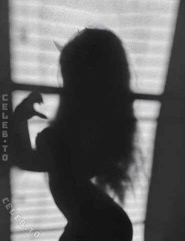 nnyxie nude photo 6