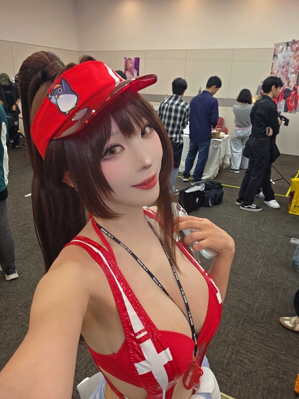 NOE nude photo 6