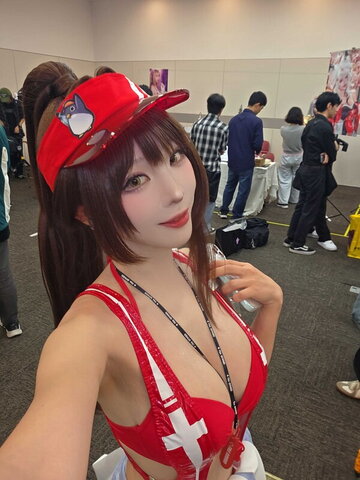 NOE nude photo 2